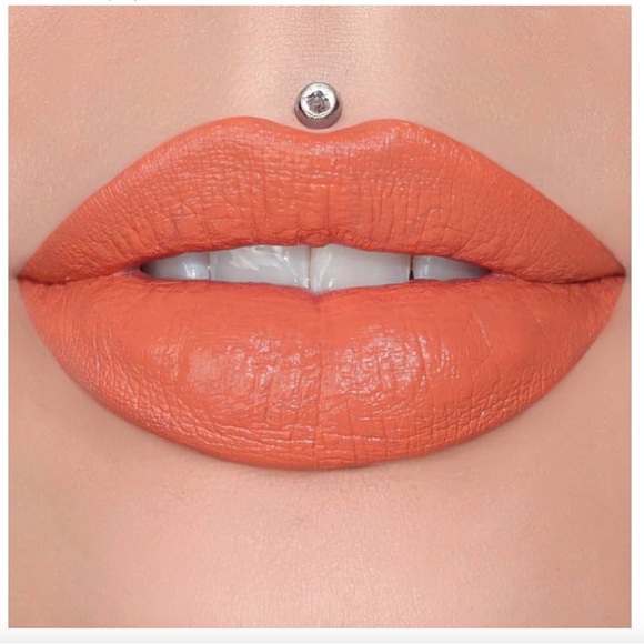 Jeffree Star Wyoming Ice Tea Velvet Trap Matte Lipstick - Picture 1 of 10